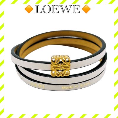 美品 ロエベ アナグラム ツイスト カーフ レザー バングル 白 ホワイト 金