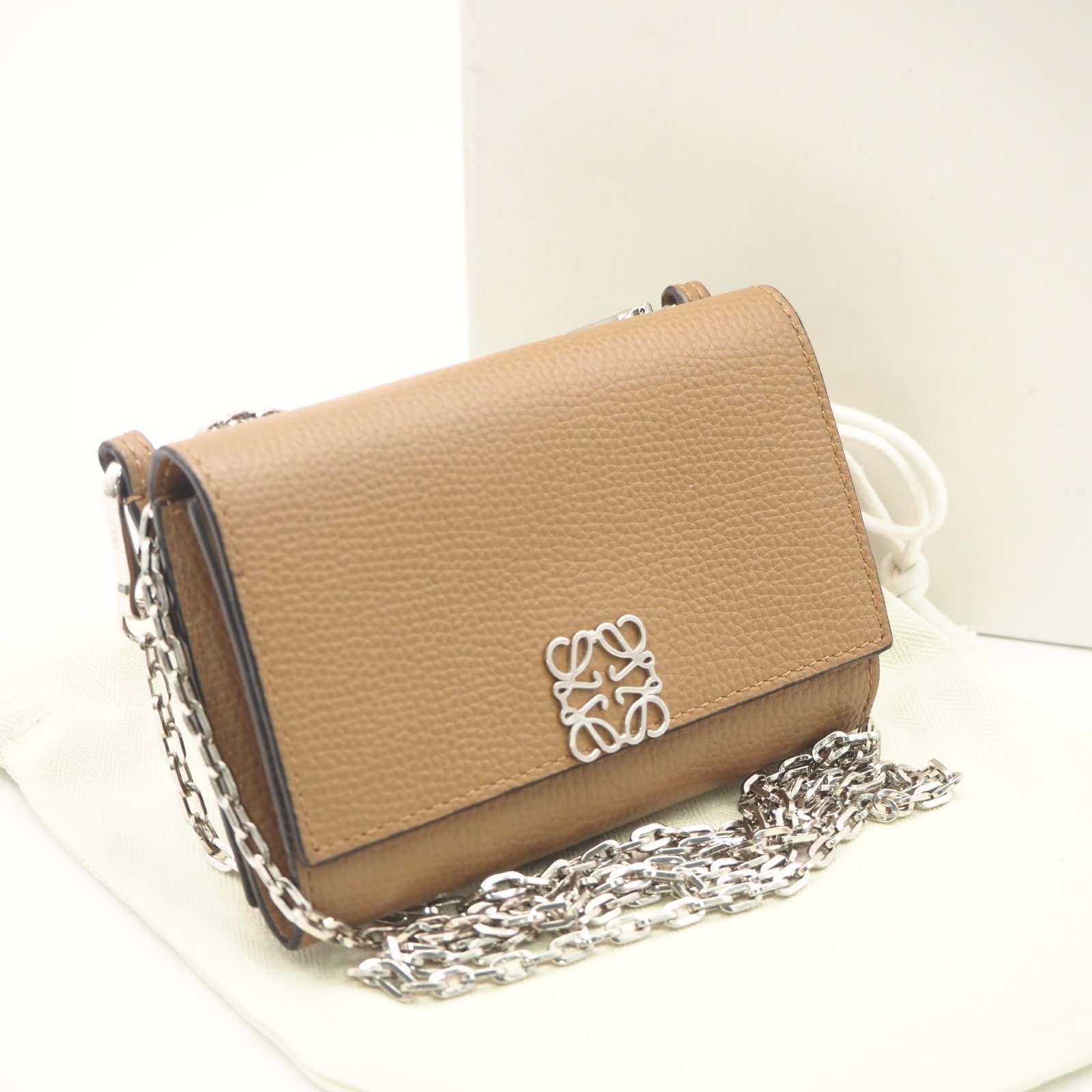 美品 LOEWE ロエベ アナグラム レザー チェーンウォレット - 2wayショルダーバッグ ブラウン カーフレザー レディース