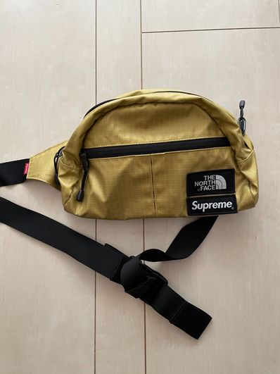 Supreme x The North Face Metallic Roo II Lumber Pack "Gold"