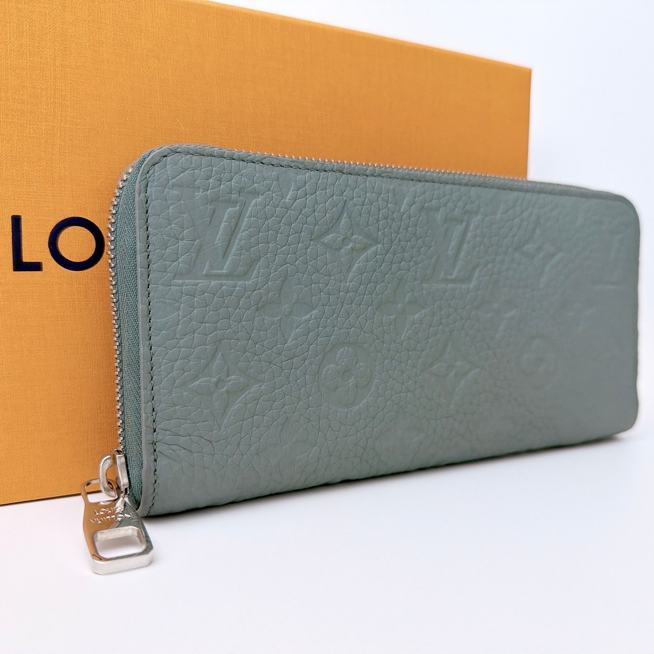 Louis Vuitton Zippy Wallet Horizontal "Blue"