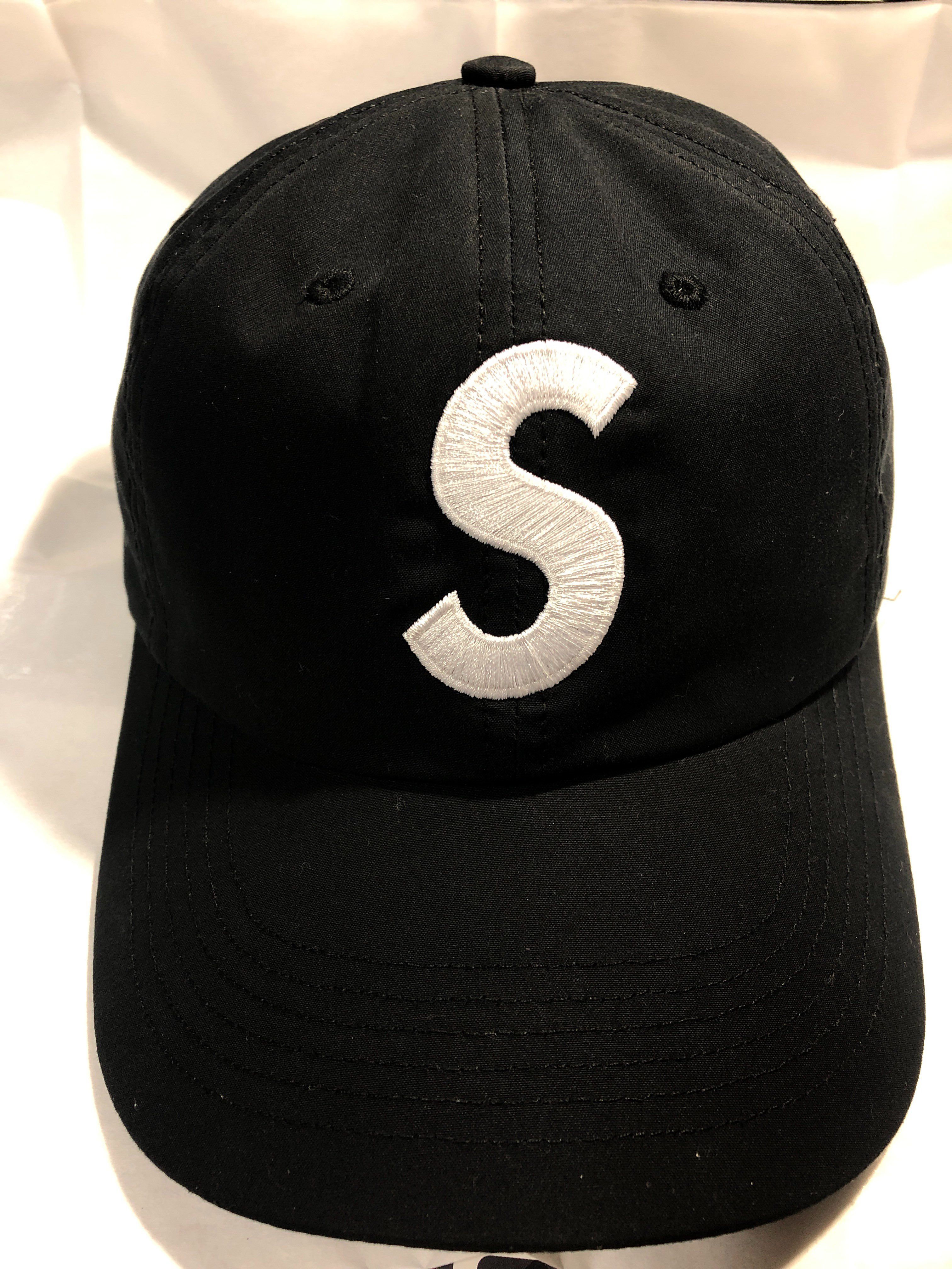 Supreme Ventile® S Logo 6-Panel "Black"