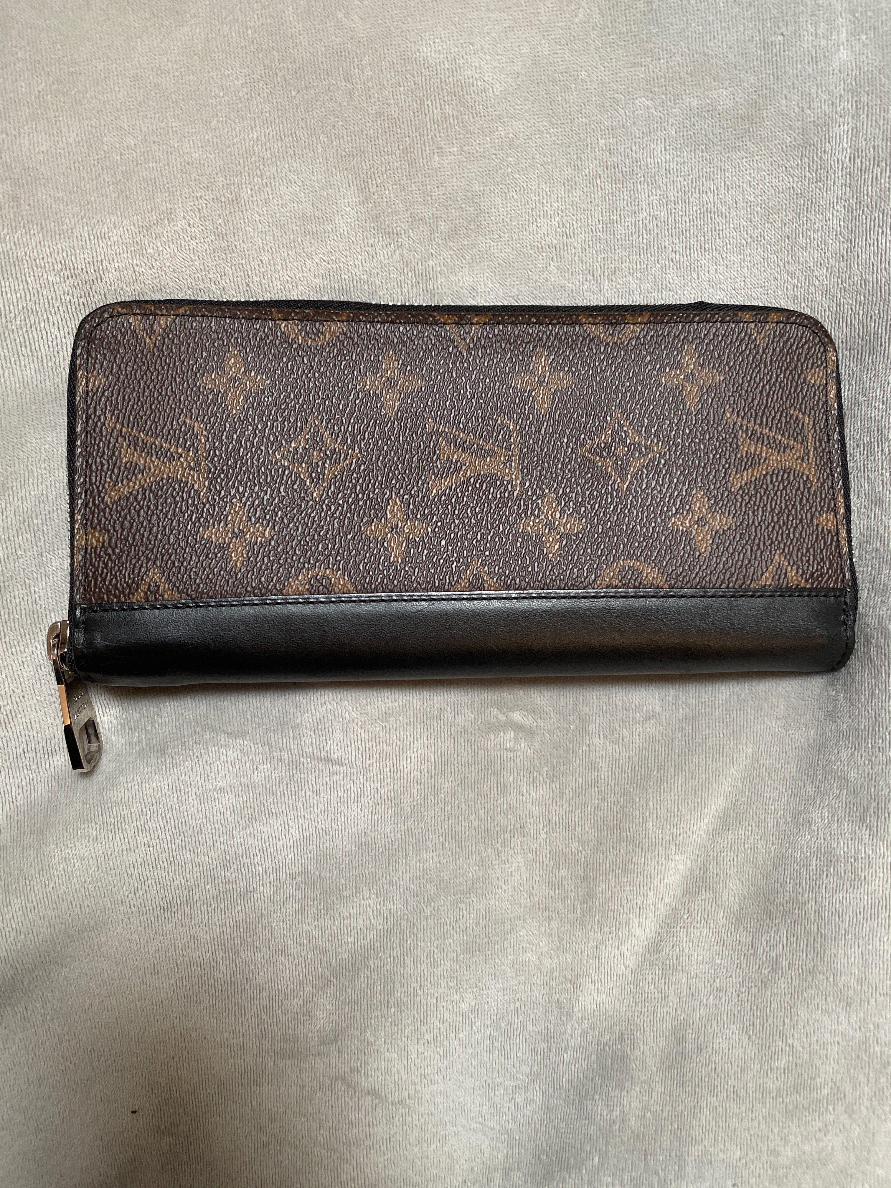 Louis Vuitton Zippy Wallet Vertical Monogram Macassar