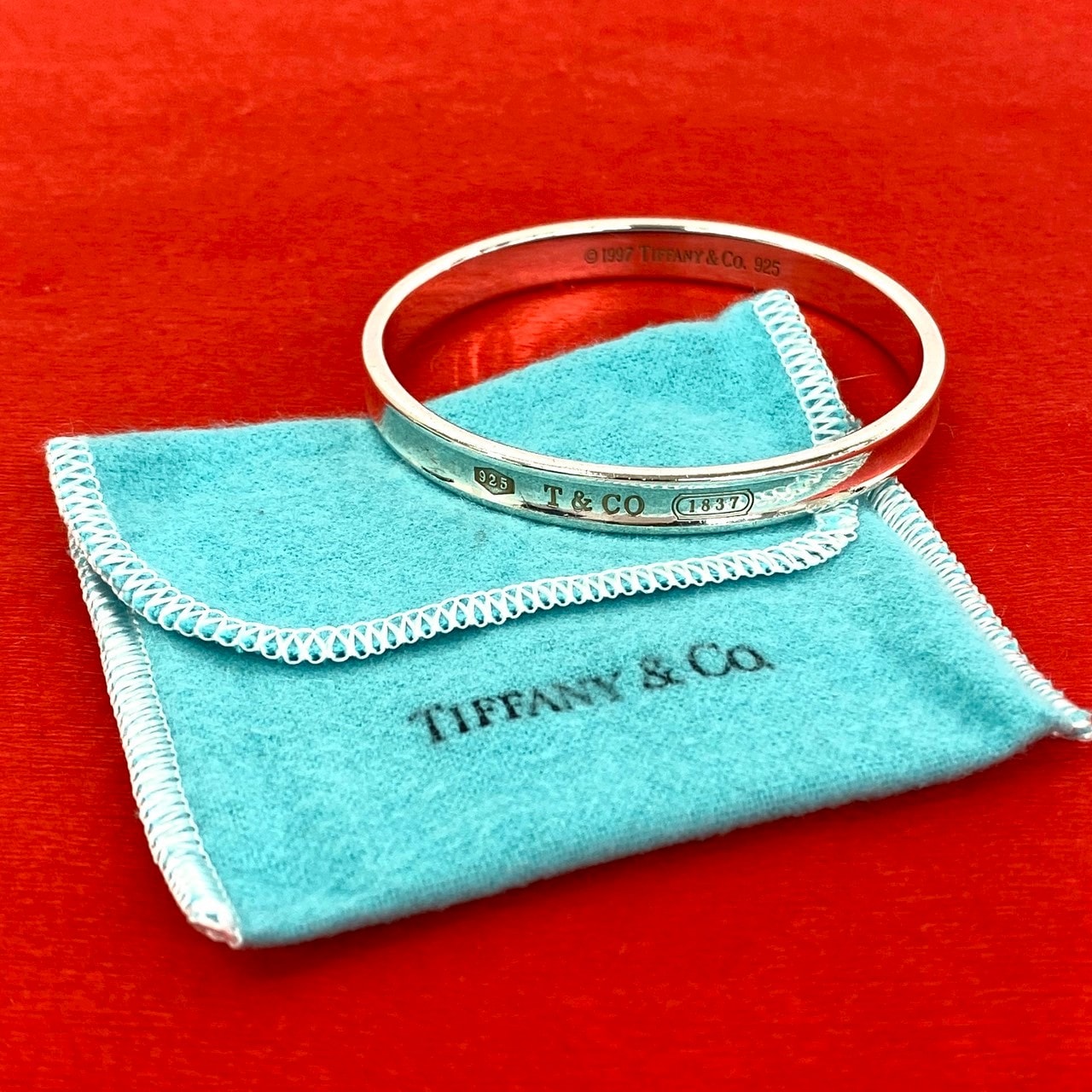 B (目立った傷や汚れなし)】TIFFANY&Co. ティファニー ナロー バングル