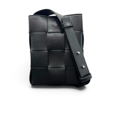 BOTTEGA VENETA 極美品 ボッテガヴェネタ カセット ミニ クロスボディ ショルダーバッグ 729298 レザー ブラック ポシェット イントレチャート ICチップ確認済 Aランク 中古 鑑定済 ボッテガバッグ