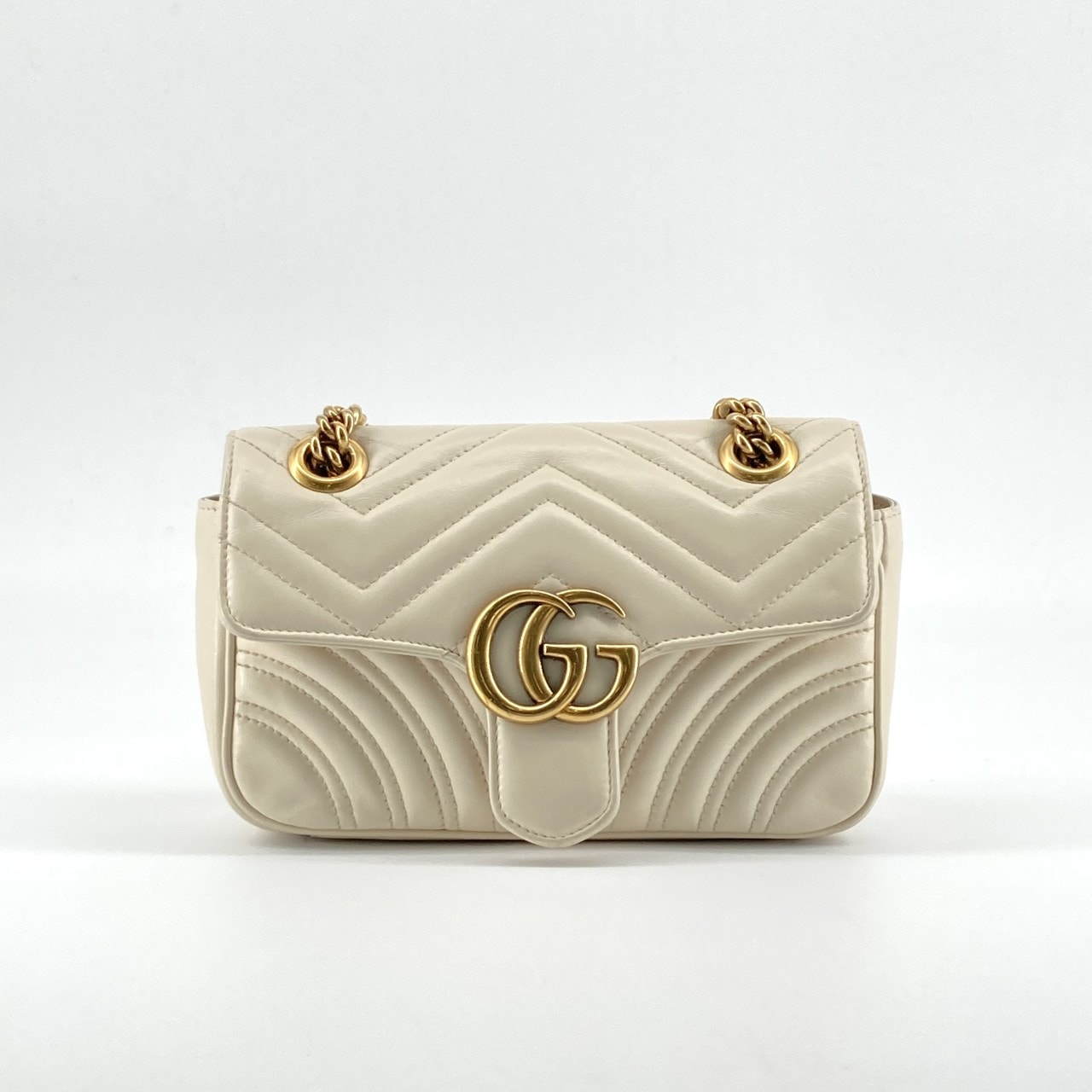 GUCCI(グッチ) GGマーモント キルティングレザー ゴールドGGロゴ ショルダーバッグ ホワイト×ゴールド