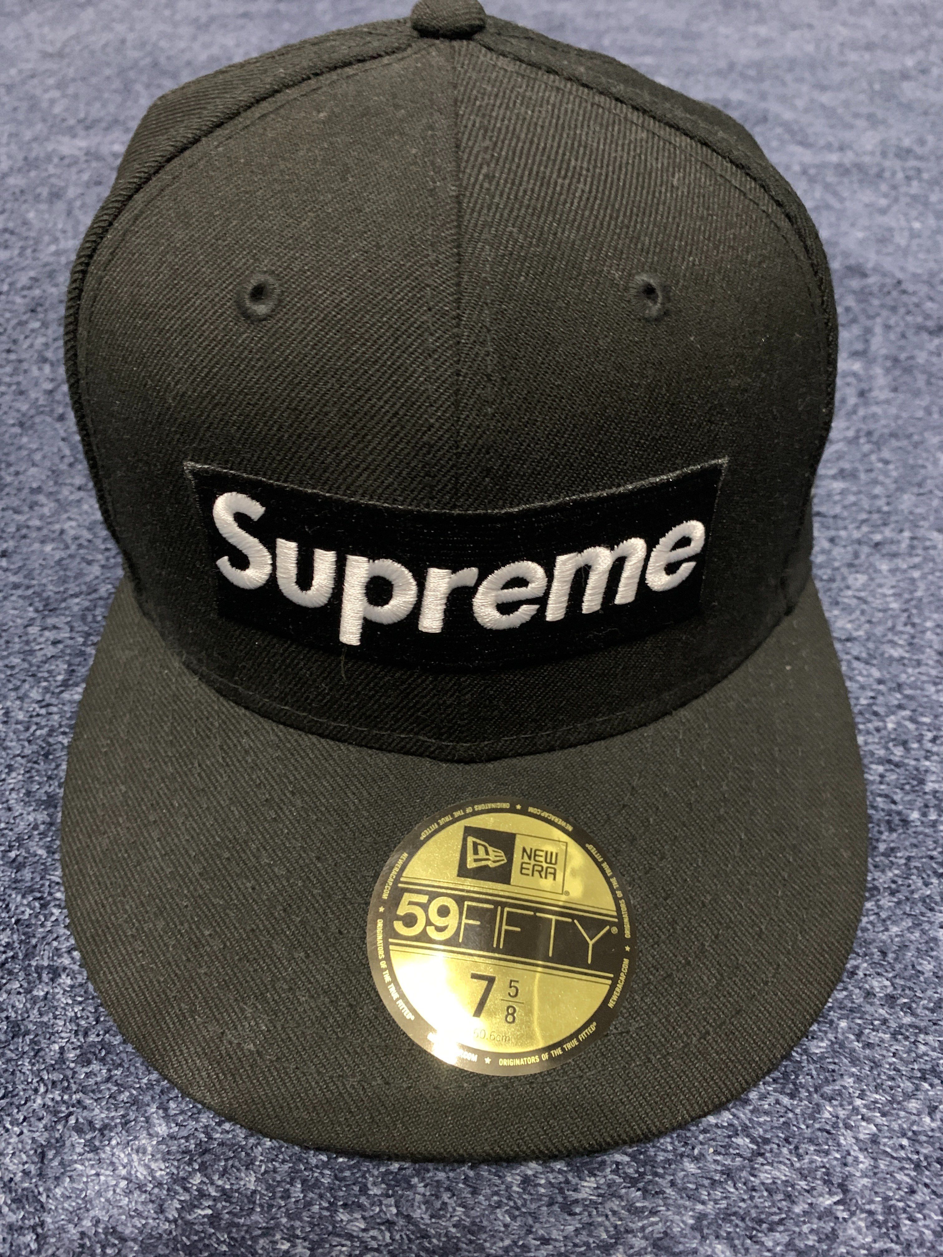 Supreme World Famous Box Logo New Era® "Black"