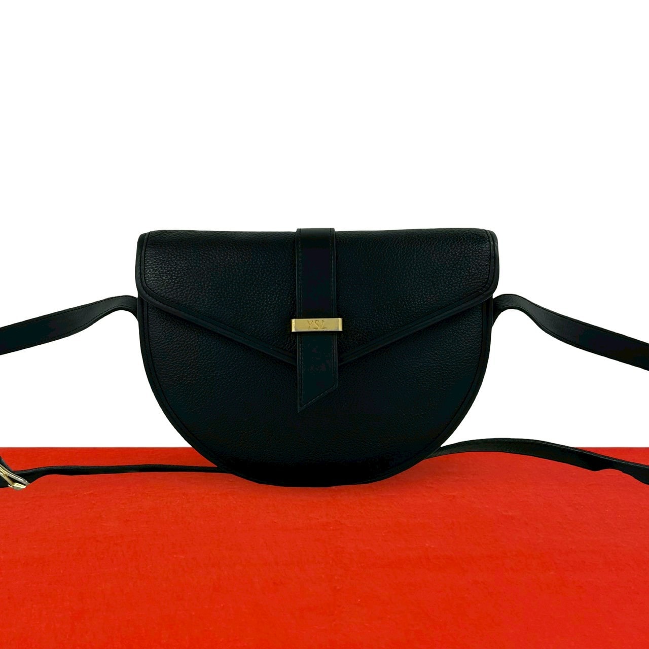 YVES SAINT LAURENT イヴ・サンローラン YSL ロゴ 金具 レザー ショルダーバッグ ブラック
 44409