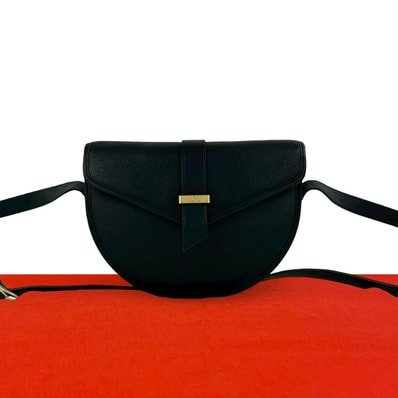YVES SAINT LAURENT イヴ・サンローラン YSL ロゴ 金具 レザー ショルダーバッグ ブラック
44409