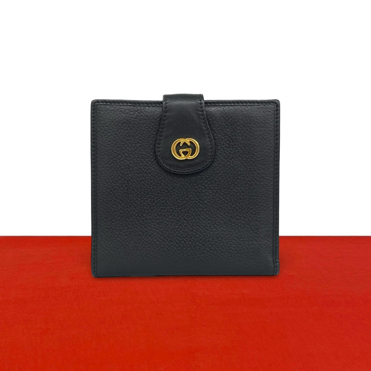GUCCI グッチ GG ロゴ 金具 レザー 二つ折り財布 ブラック
 34679