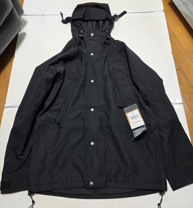 The North Face 94 Retro Mountain Light Futurelight Jacket "TNF Black"