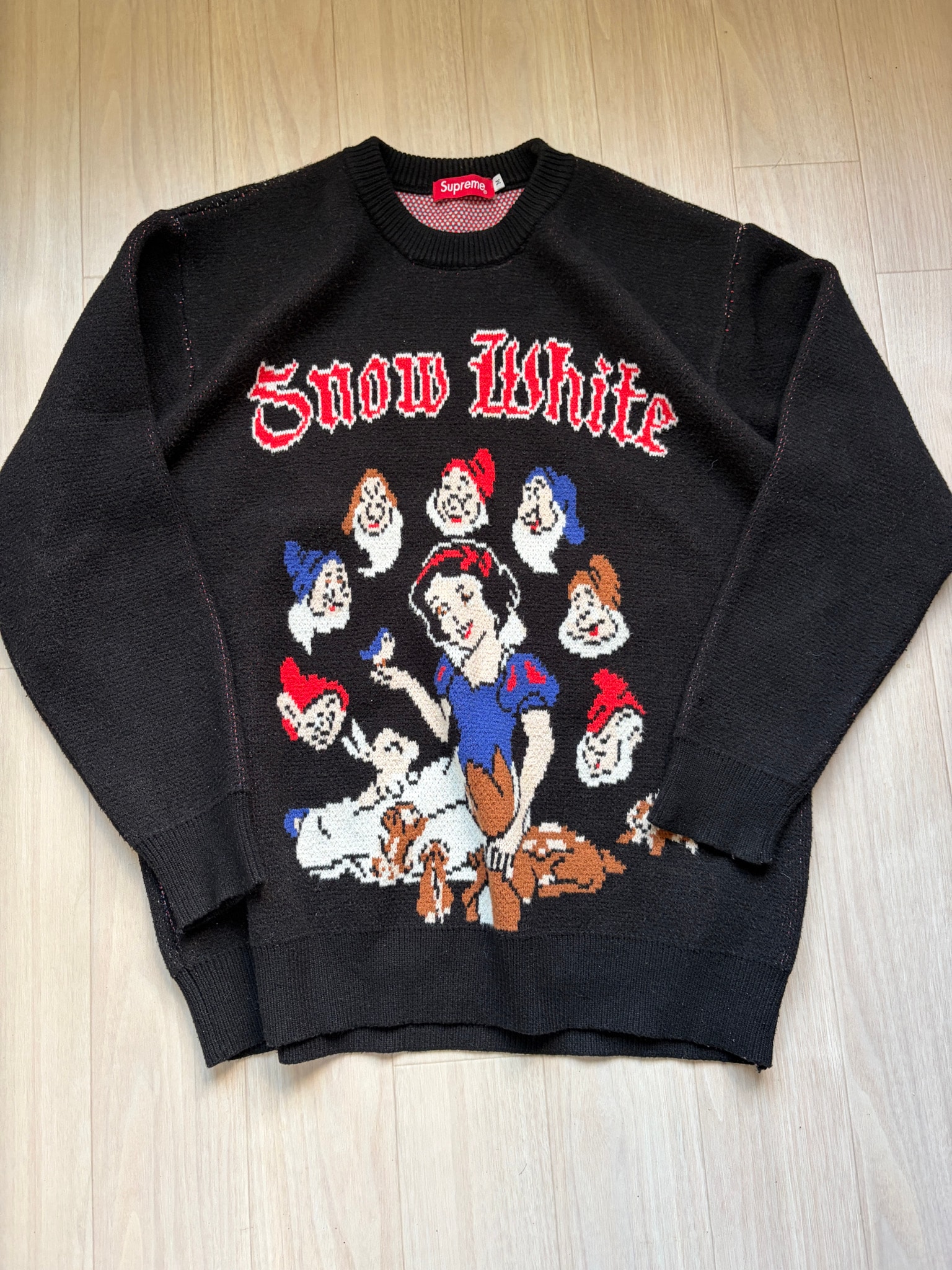 Supreme Snow White Sweater "Black"