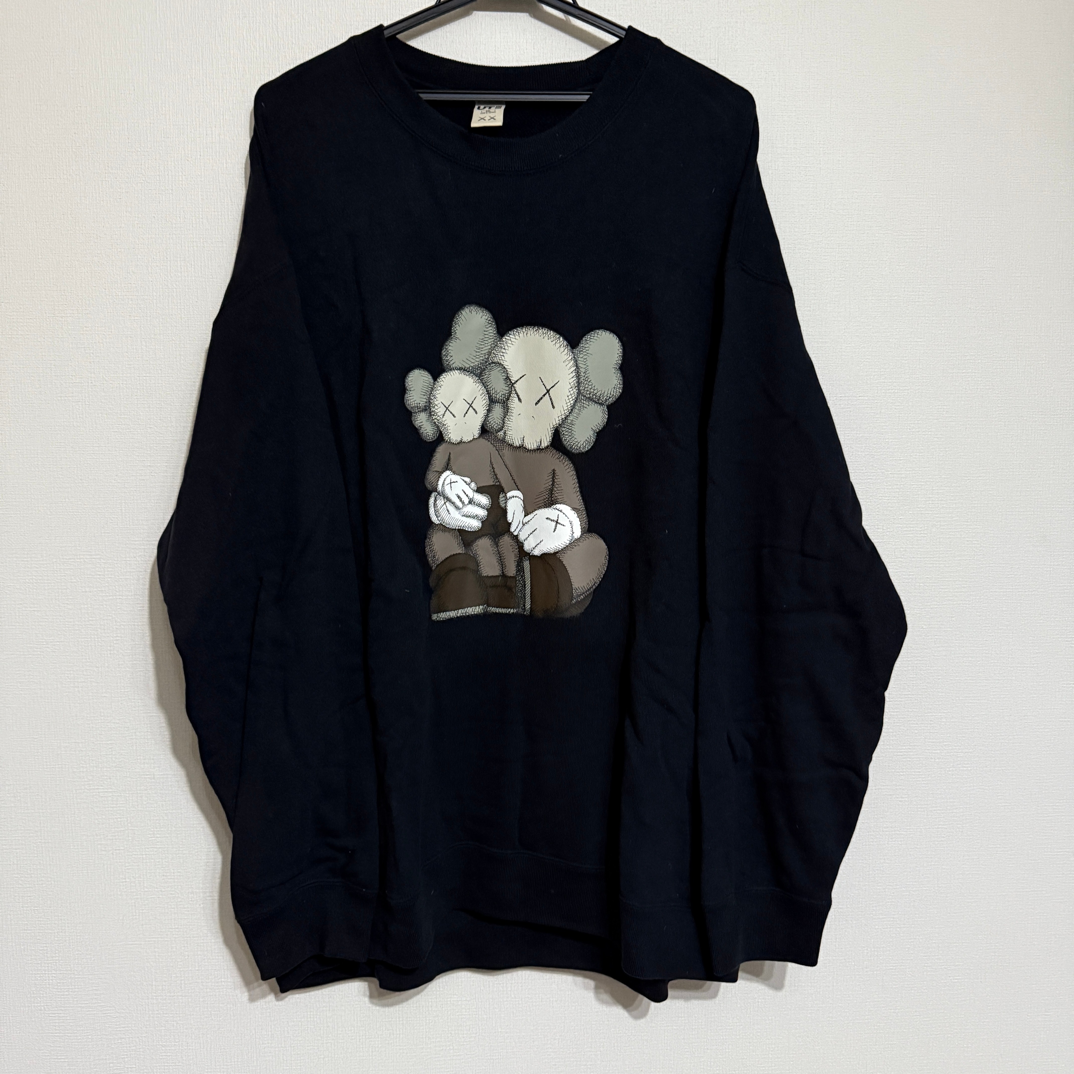 Uniqlo x KAWS Sweatshirt "Black"
