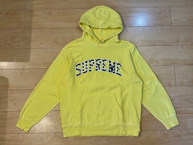 Supreme Hearts Arc Hooded Sweatshirt "Yellow" (21SS)
