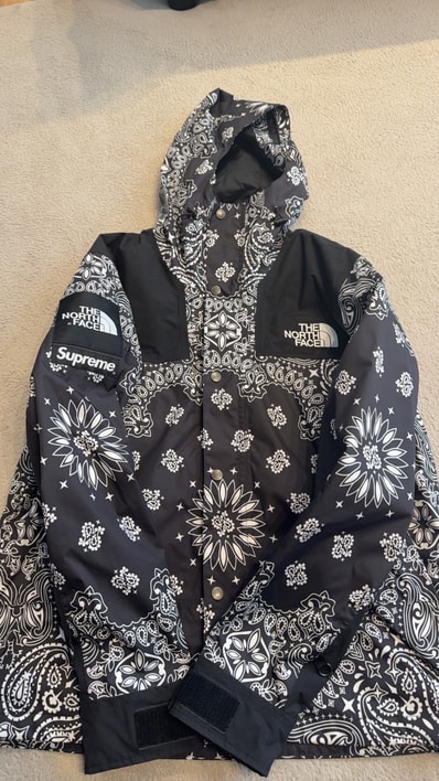 Supreme The North Face Bandana Mountain Parka "Black"