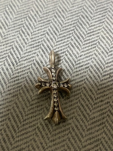 Chrome Hearts Tiny Cross Fat Pave Dimond Charm"Silver"