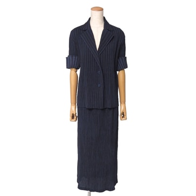 ISSEY MIYAKE イッセイミヤケ スカートセットアップ サイズジャケット2 スカート1 FETE プリーツ ストライプ ブランド古着【中古】20260824/RB0525