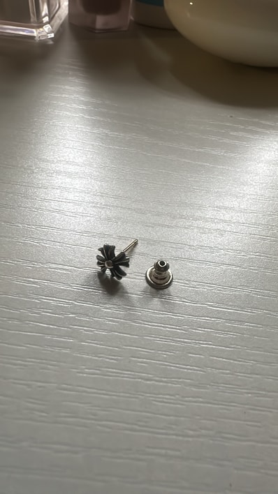Chrome Hearts #2 CH Plus Earrings "Silver"