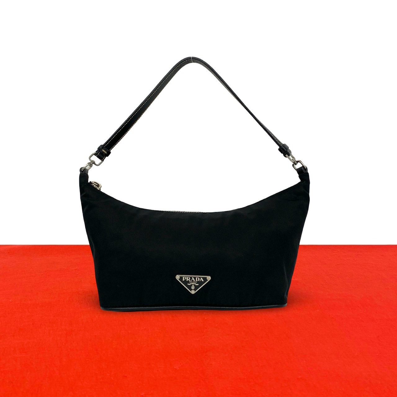 B (目立った傷や汚れなし)】PRADA プラダ 三角ロゴ 金具 ナイロン