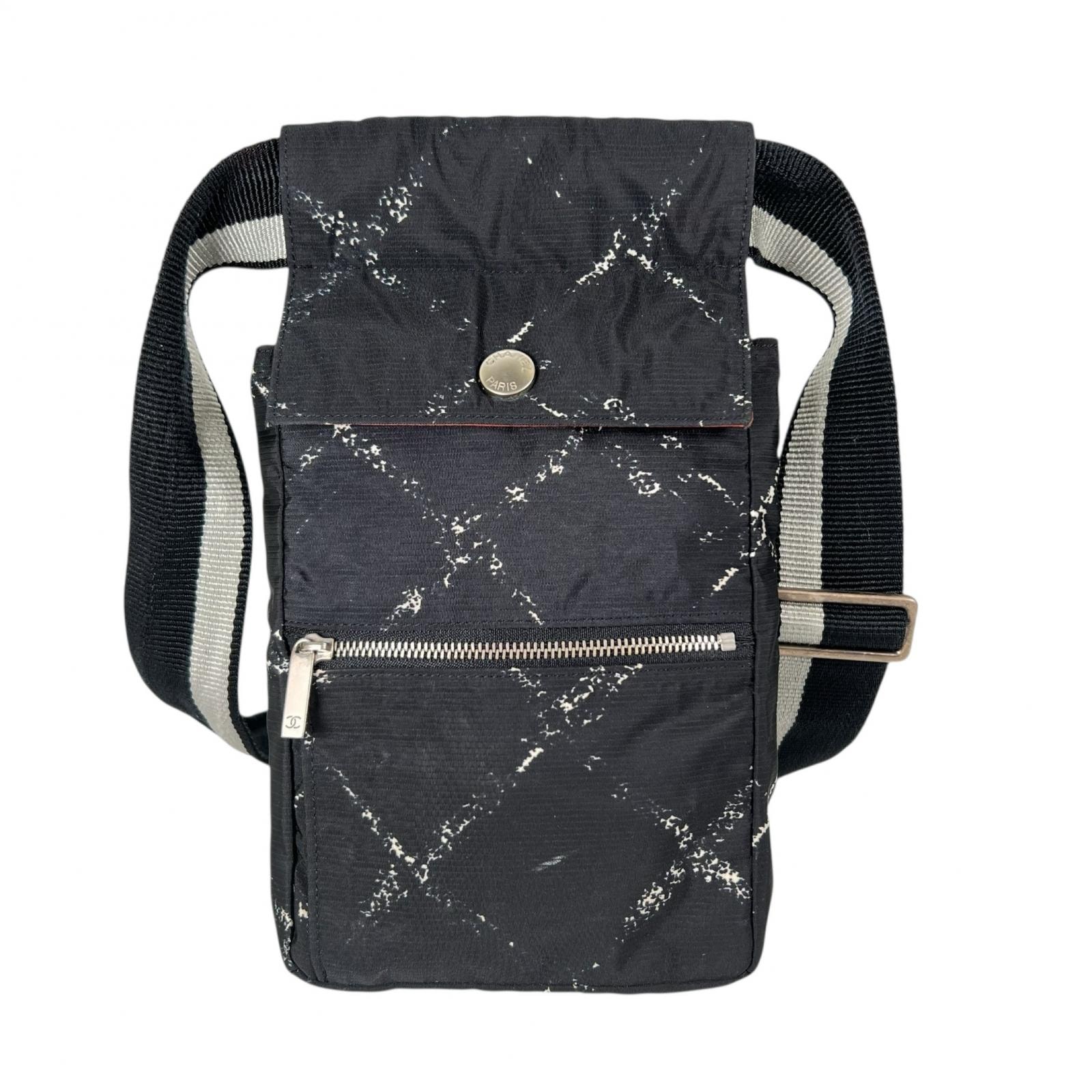 美品 CHANEL シャネル 旧トラベルライン ショルダーバッグ ナイロン ブラック メンズ【中古】