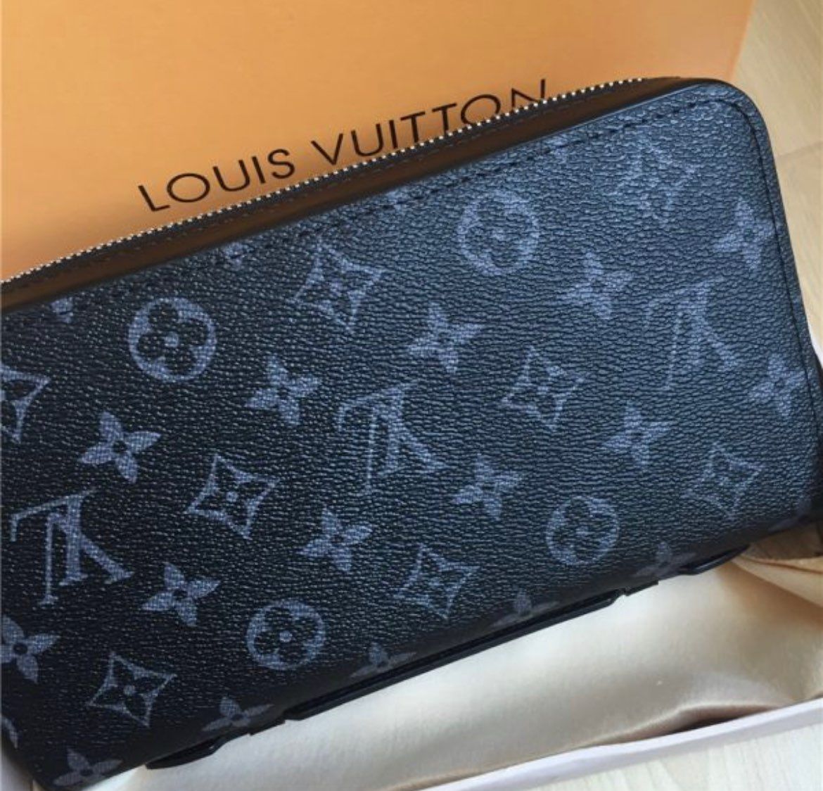 Louis Vuitton Zippy Wallet Vertical Monogram Eclipse