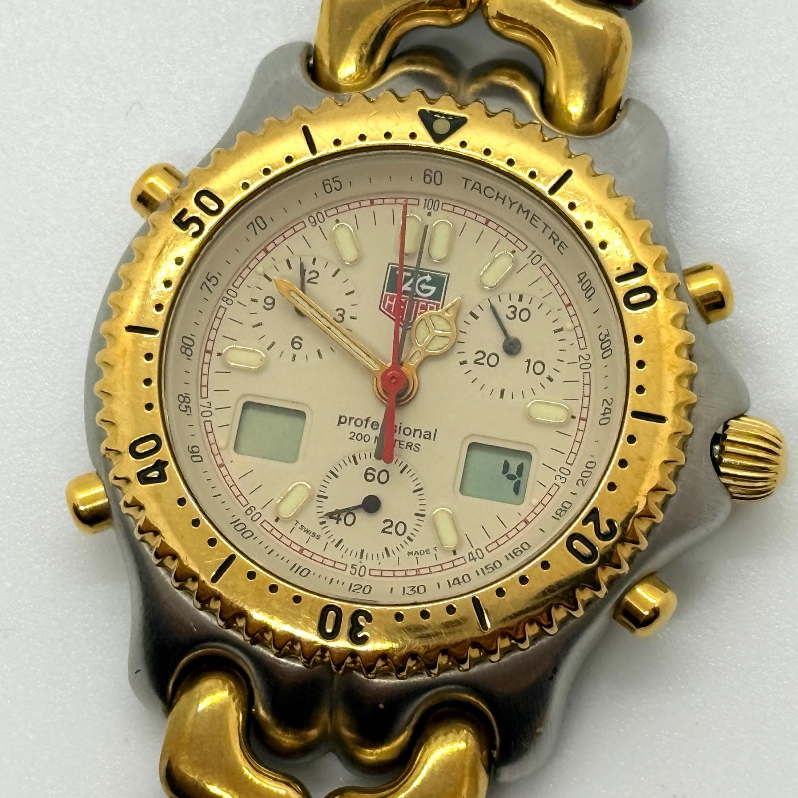 TAG HEUER タグホイヤー プロフェッショナル 200m CG1123-0 ベージュ QZ メンズ 腕時計 稼働品