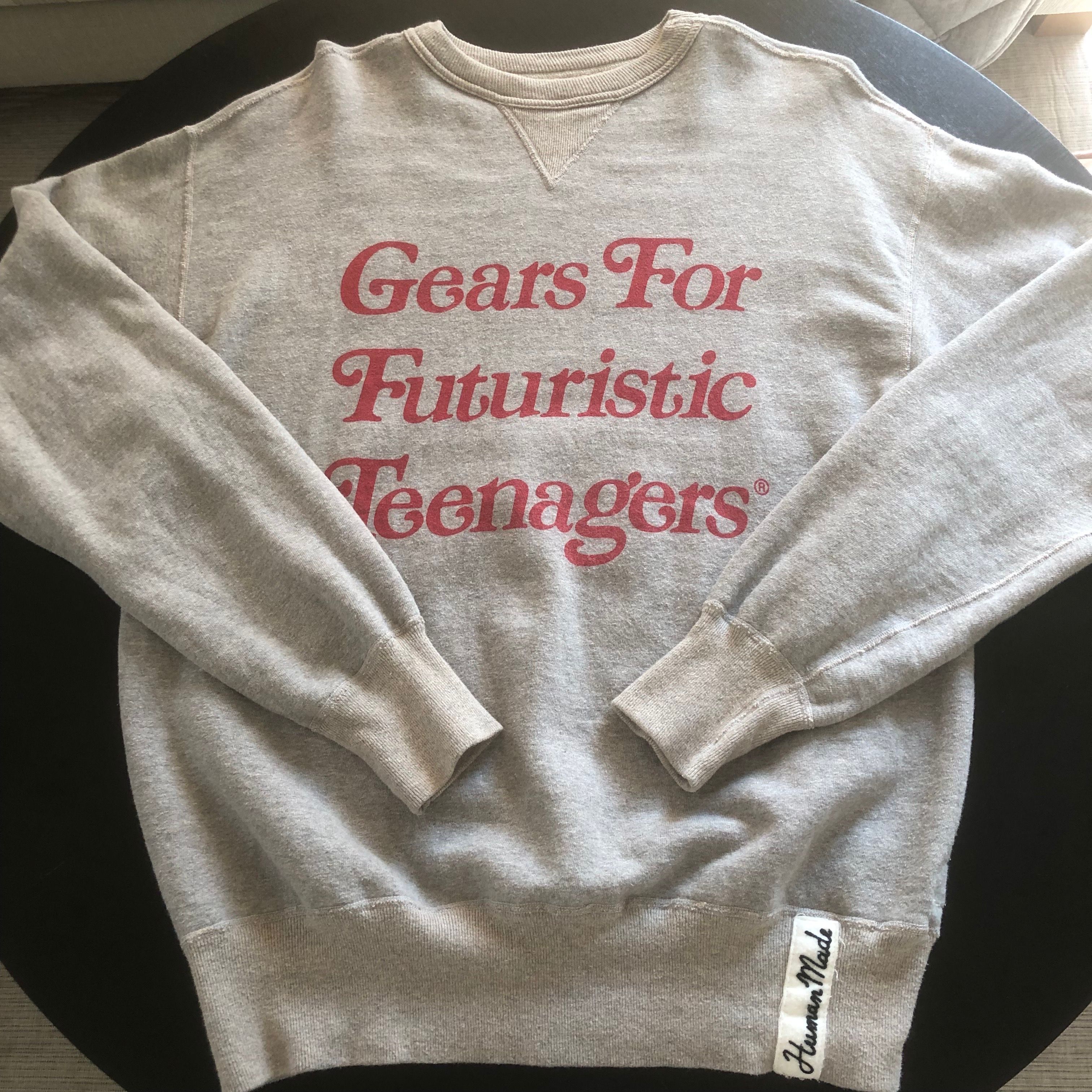 HUMAN MADE× girls don't cry クルーネックスウェット