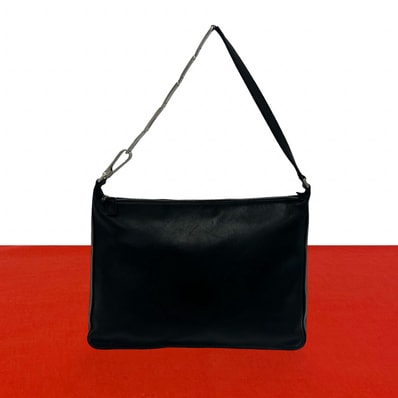 FENDI フェンディ ロゴ 金具 レザー ショルダーバッグ ブラック
10507