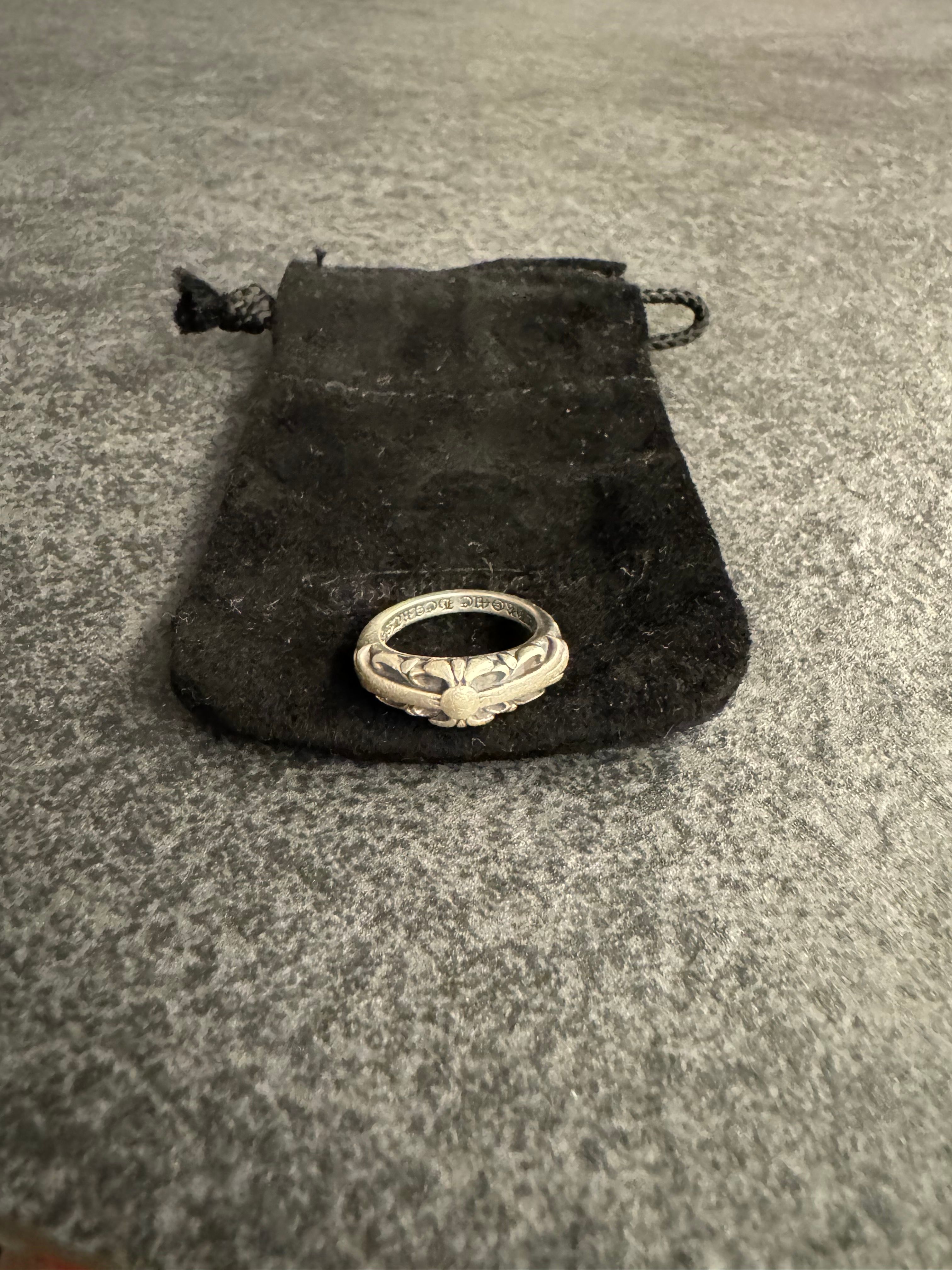 Chrome Hearts Baby Classic Ring W / Floral Cross "Silver"