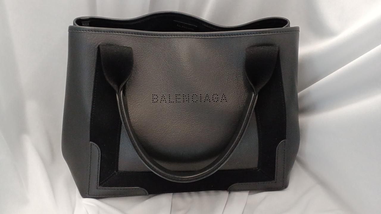 BALENCIAGA