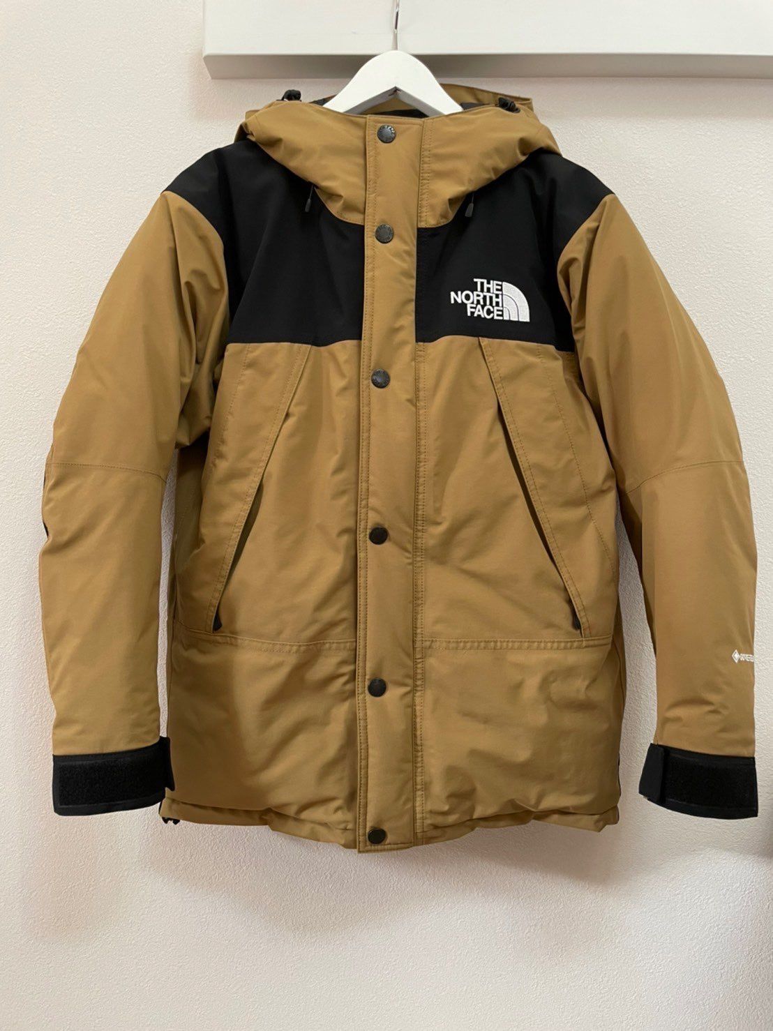 THE NORTH FACE Mountain Down Jacket "Utility Brown"