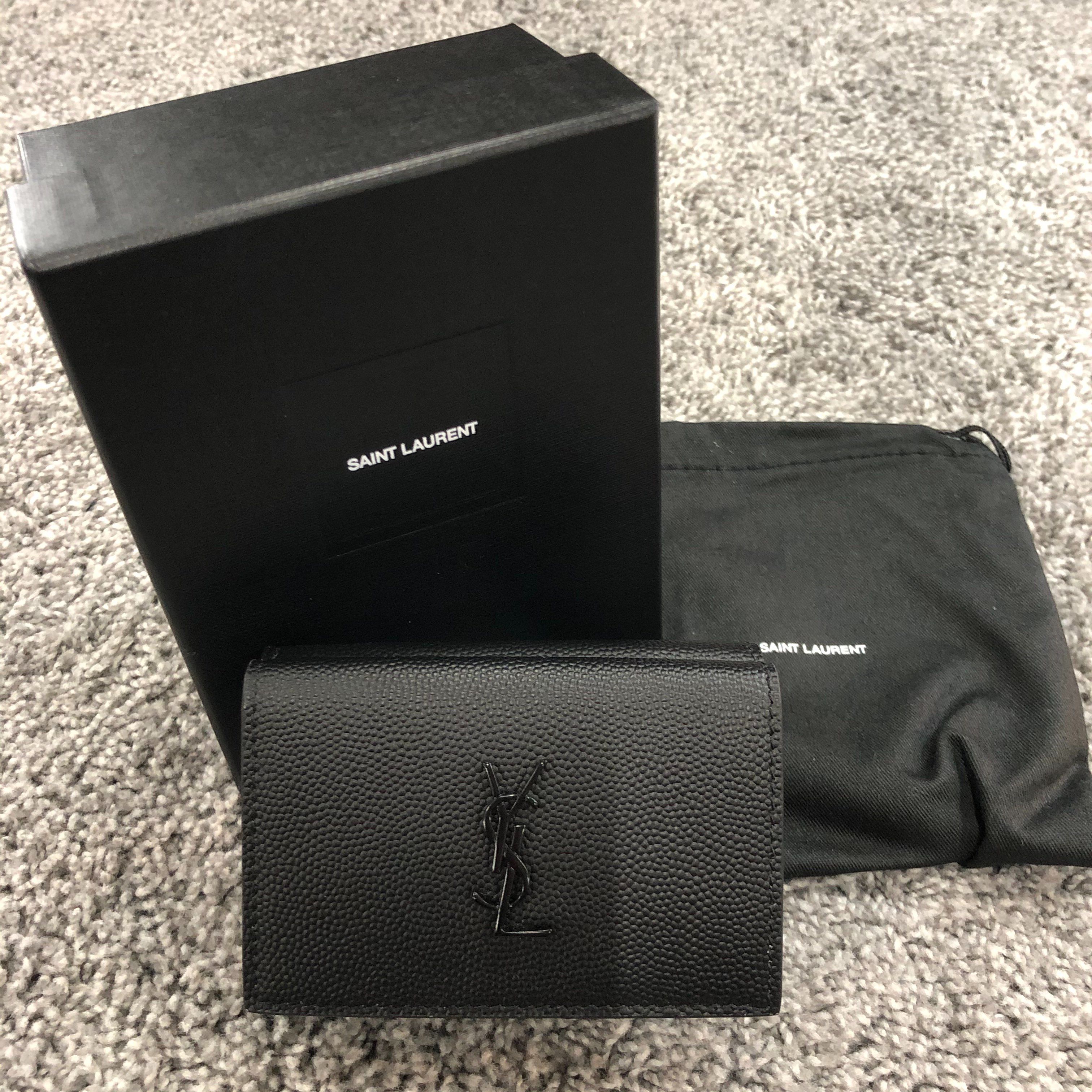 イブサンローラン 三つ折り コンパクトウォレット ブラック