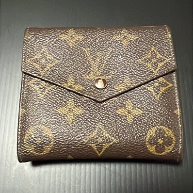 ルイ・ヴィトン二つ折り財布