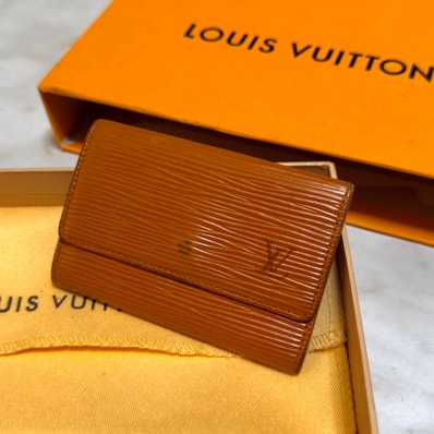 LUIS VUITTON ルイヴィトン 6連キーケース エピ