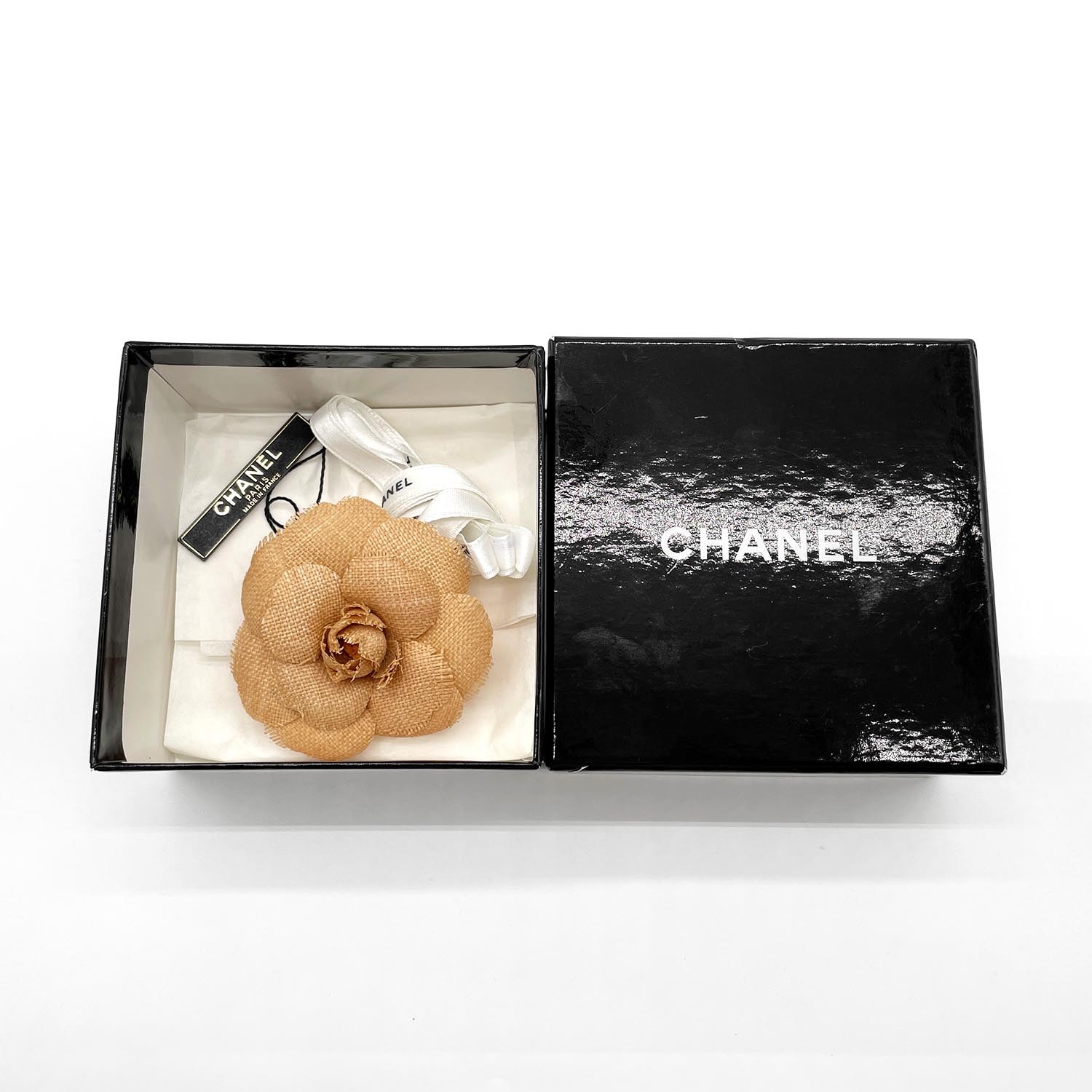 onenote　CHANEL ベージュ カメリアコサージュ B (目立った傷や汚れなし)】CHANEL シャネル カメリア コサージュ