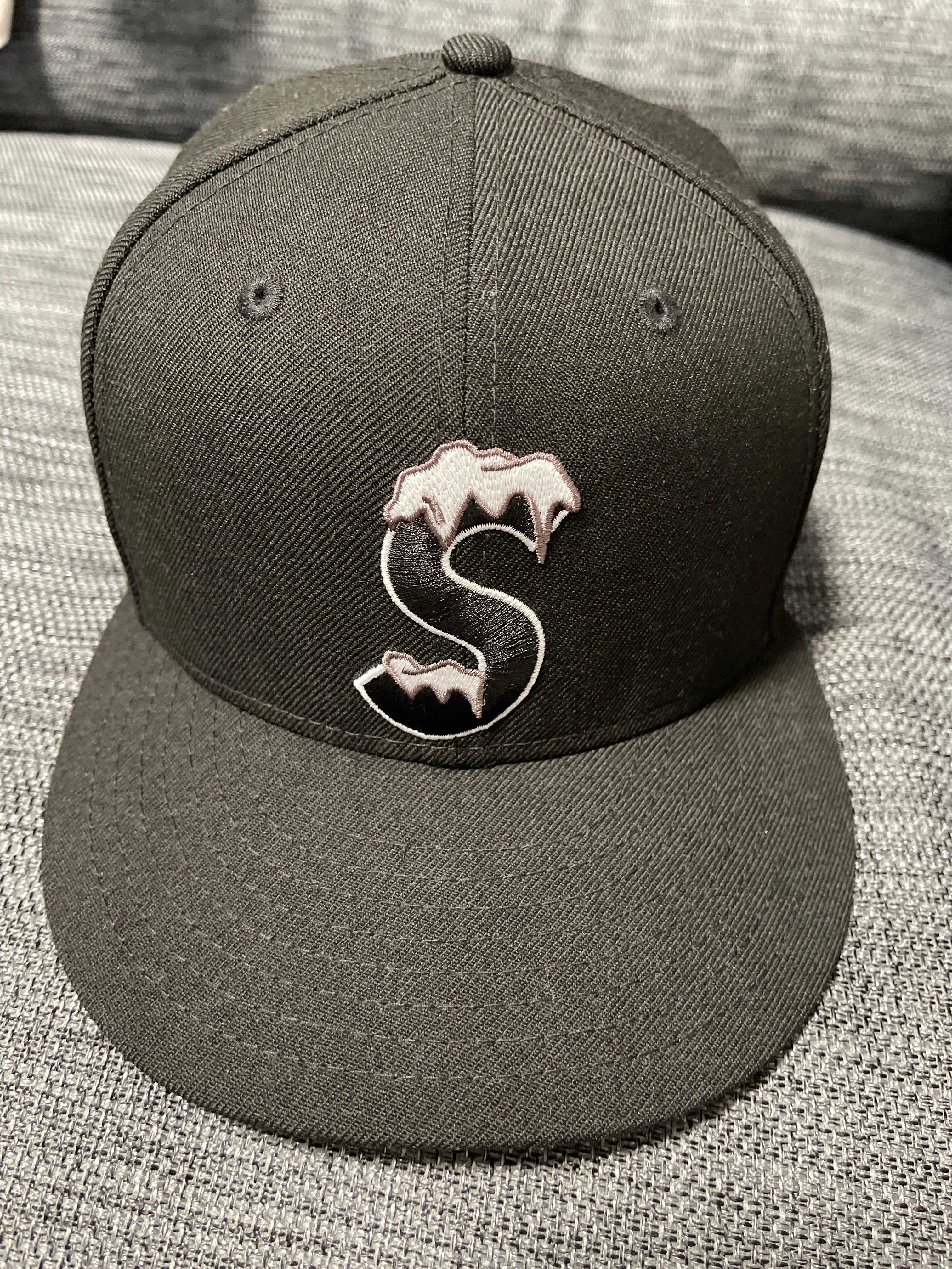 Supreme S Logo New Era® "Black" (20FW)