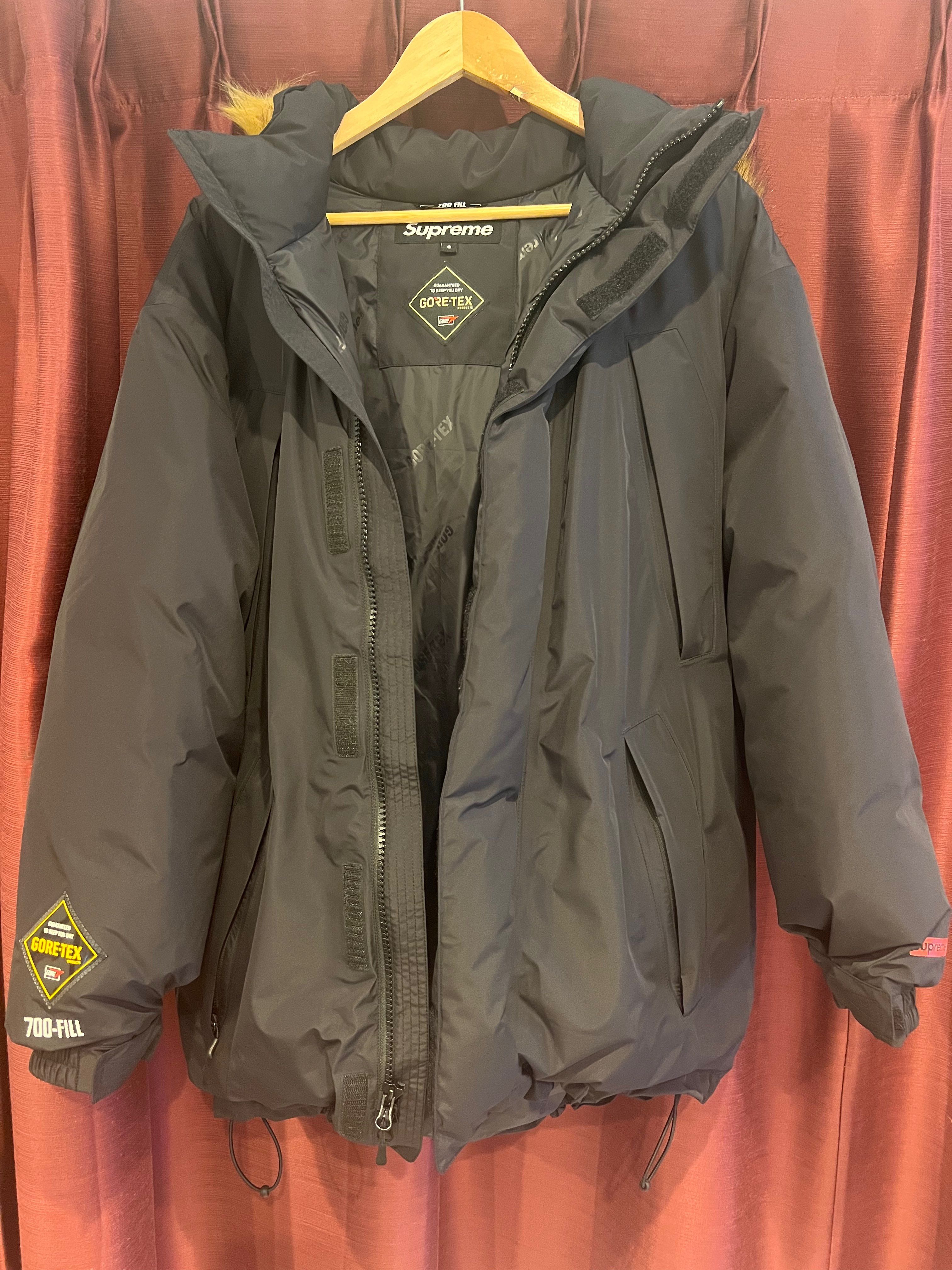 Supreme GORE-TEX 700-Fill Down Parka "Black"