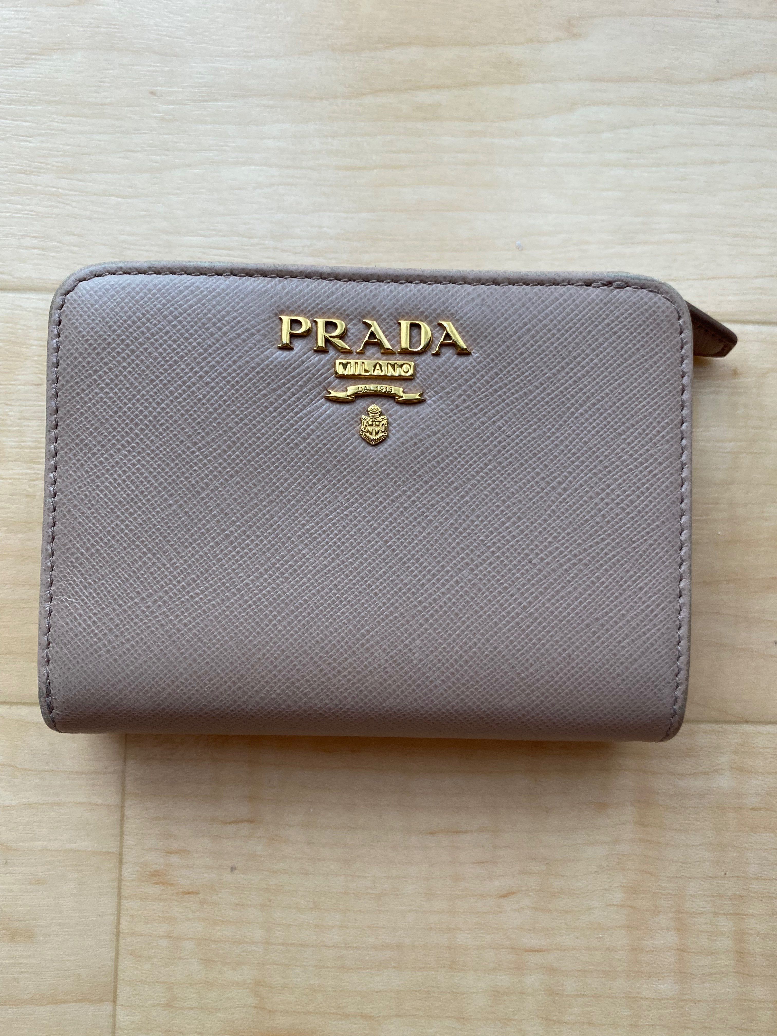 PRADA ラウンドコンパクト サフィアーノ 財布