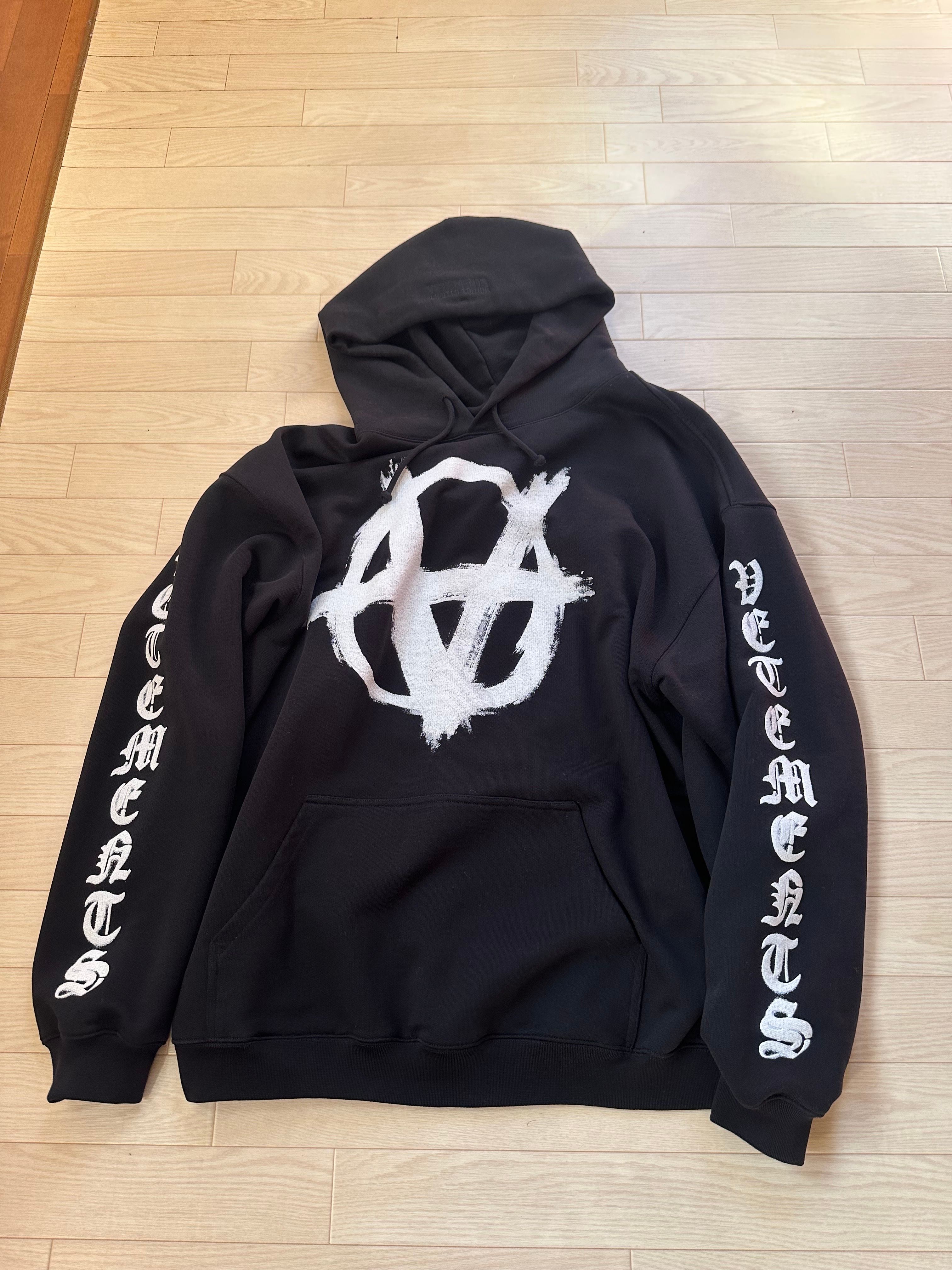 VETEMENTS Double Anarchy Logo Parker 