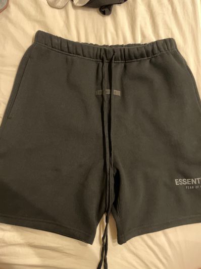 FEAR OF GOD ESSENTIALS SWEATSHORT "Stretch Limo"