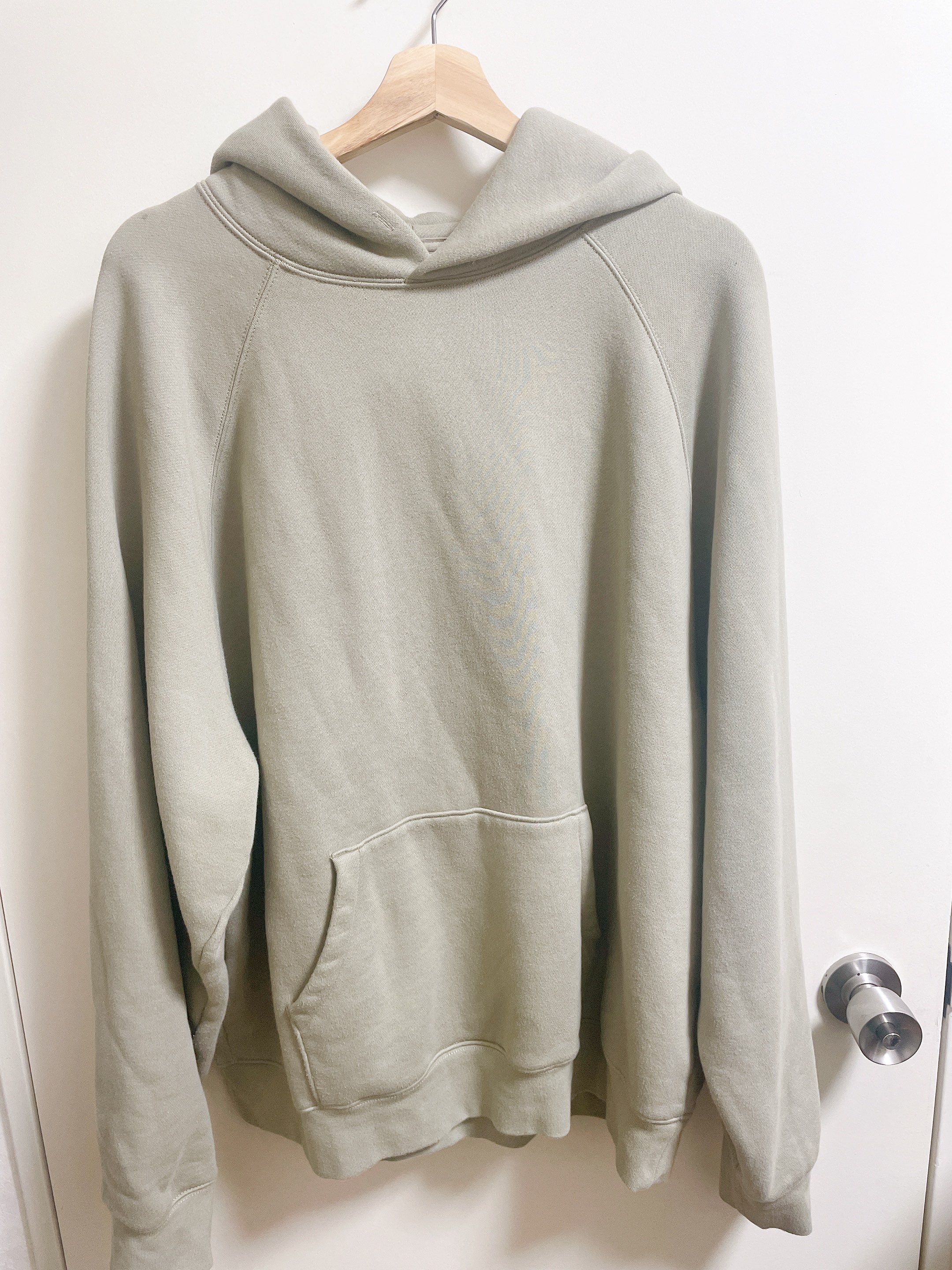FEAR OF GOD ESSENTIALS PULLOVER HOODIE "Pistachio"