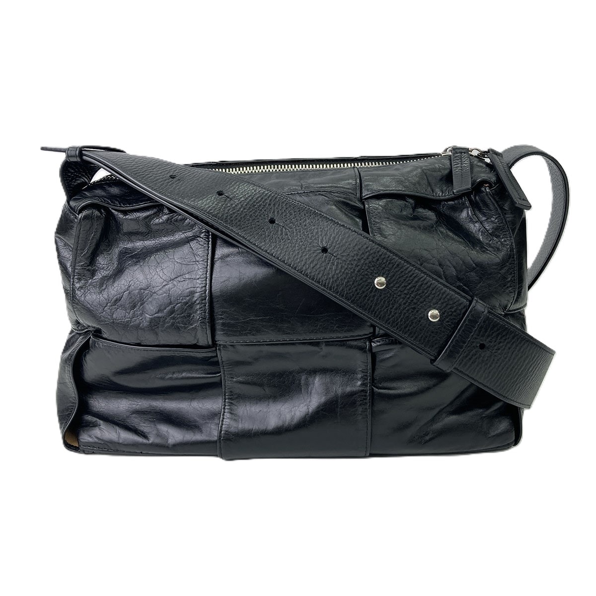 BOTTEGAVENETA ボッテガヴェネタ マキシイントレチャート ショルダーバッグ レザー ブラック  レディース【中古】