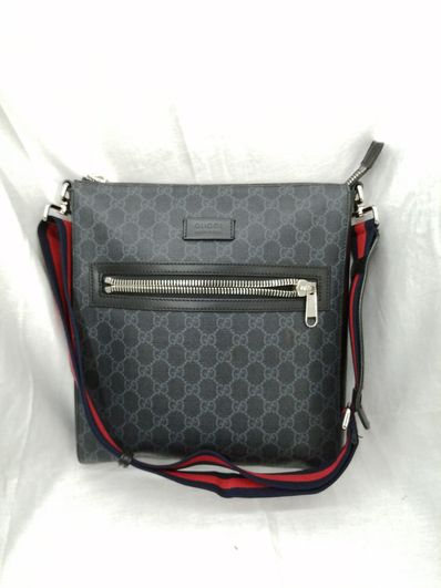GUCCI GG Supreme Canvas Messenger Bag "Black/Grey"