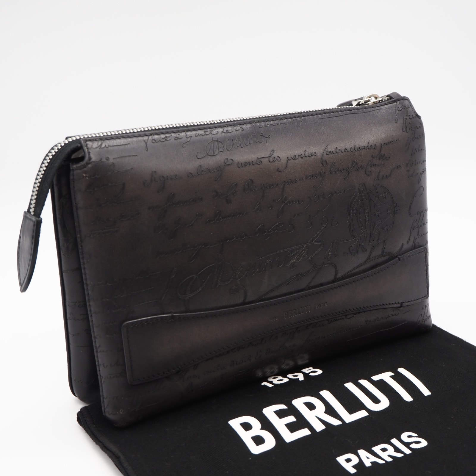 美品 Berluti ベルルッティ スクリットレザー カリグラフィ テルシオ クラッチバッグ - クラッチバッグ ダークブラウン グレインレザー メンズ