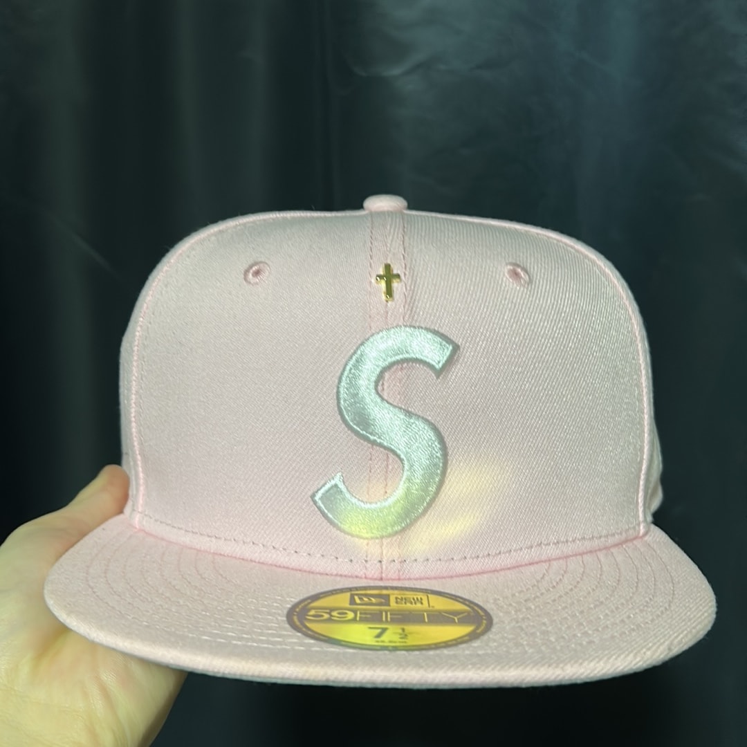 Supreme Gold Cross S Logo New Era "Pink"