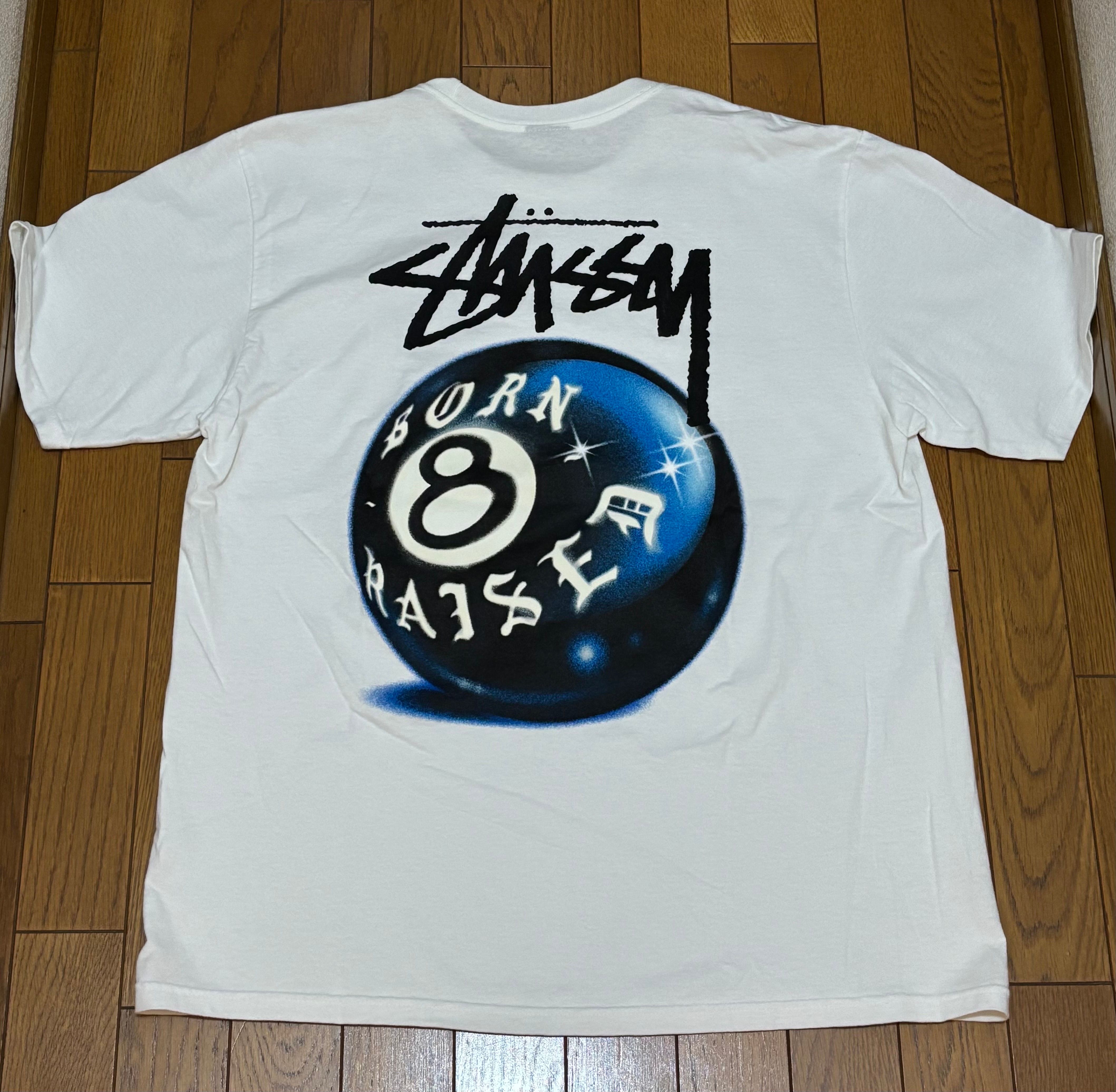 ステューシー ボーン x レイズド 8 ボール Tシャツ "ホワイト" 