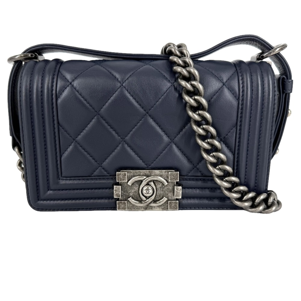 CHANEL シャネル ショルダーバッグ マトラッセ ボーイシャネル 肩掛け 斜め掛け ラムスキン    ネイビー 紺 シルバー金具 レディース 美品【中古品】