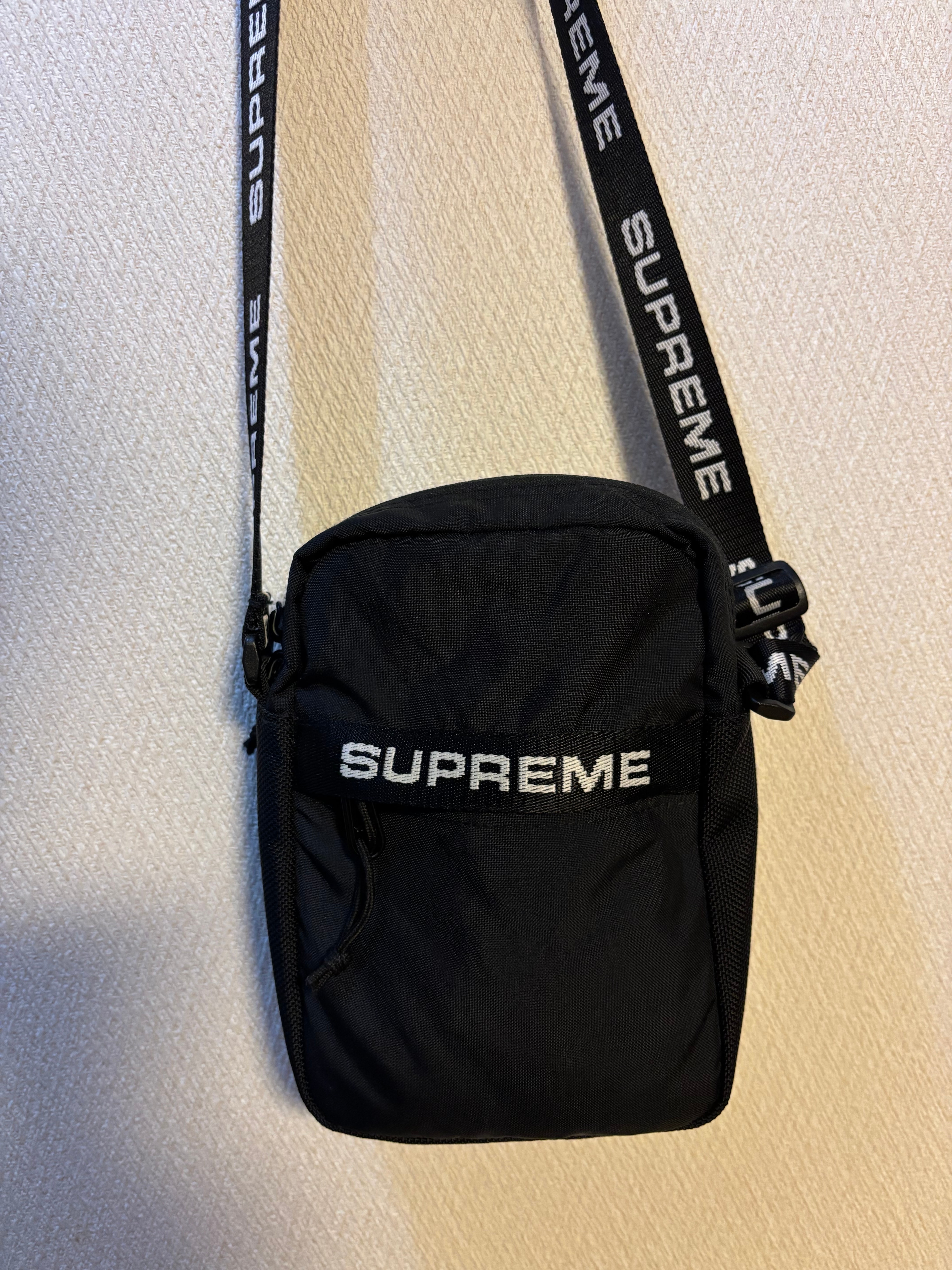 Supreme FW22 Shoulder Bag "Black"
