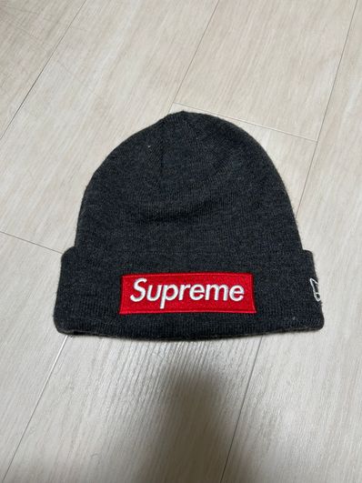 Supreme New Era® Box Logo Beanie "Charcoal" (21FW)