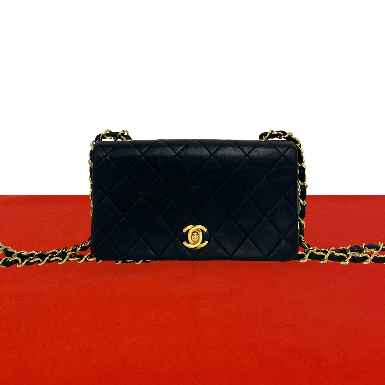 CHANEL シャネル マトラッセ ココマーク フルフラップ ラムスキン ショルダーバッグ ブラック
94716