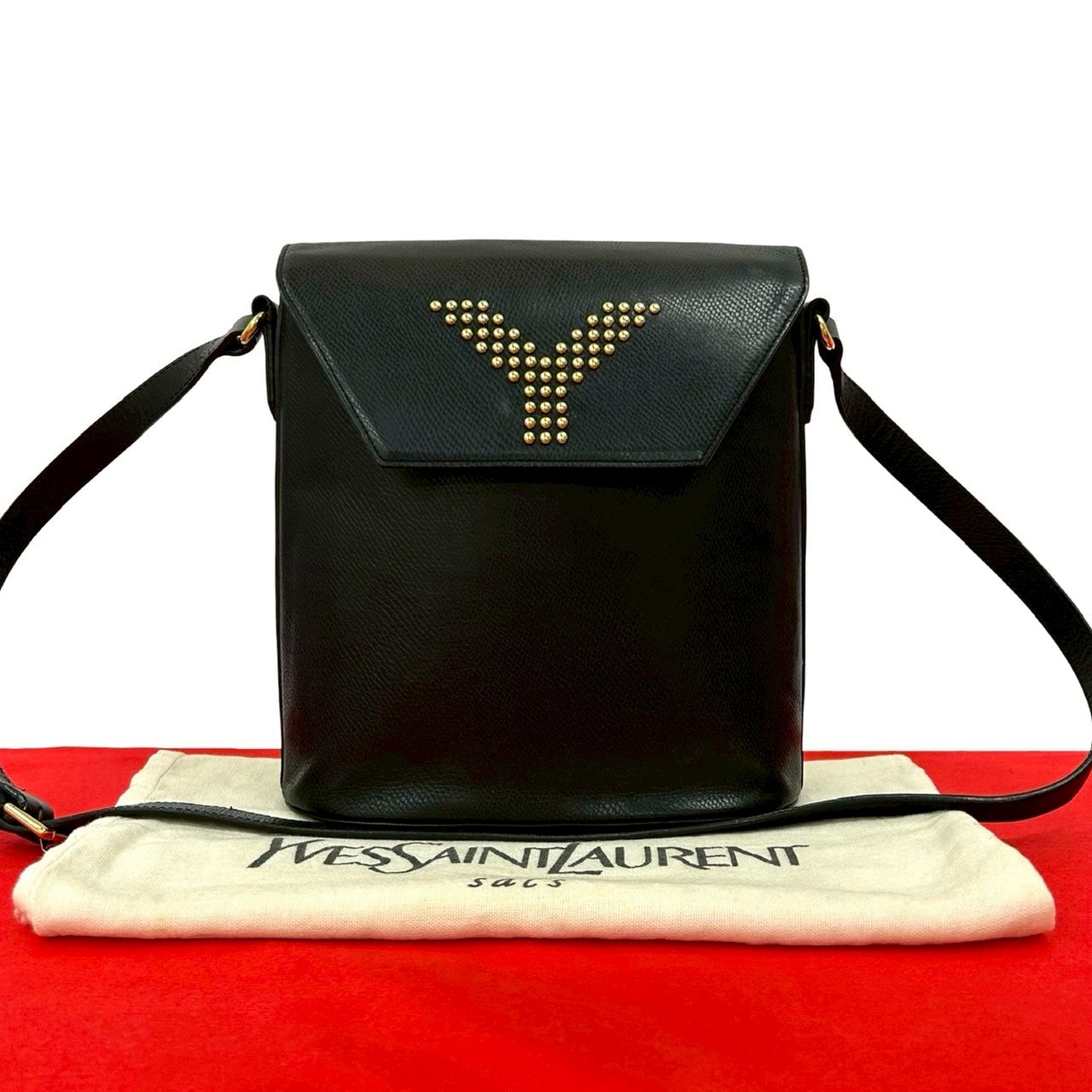 YVES SAINT LAURENT イヴ・サンローラン スタッズ ロゴ レザー ショルダーバッグ ブラック
 33527